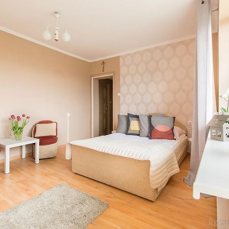 Dom Goscinny Marta - Pokoje, Apartamenty, Domki クリニツァ・モルスカ エクステリア 写真