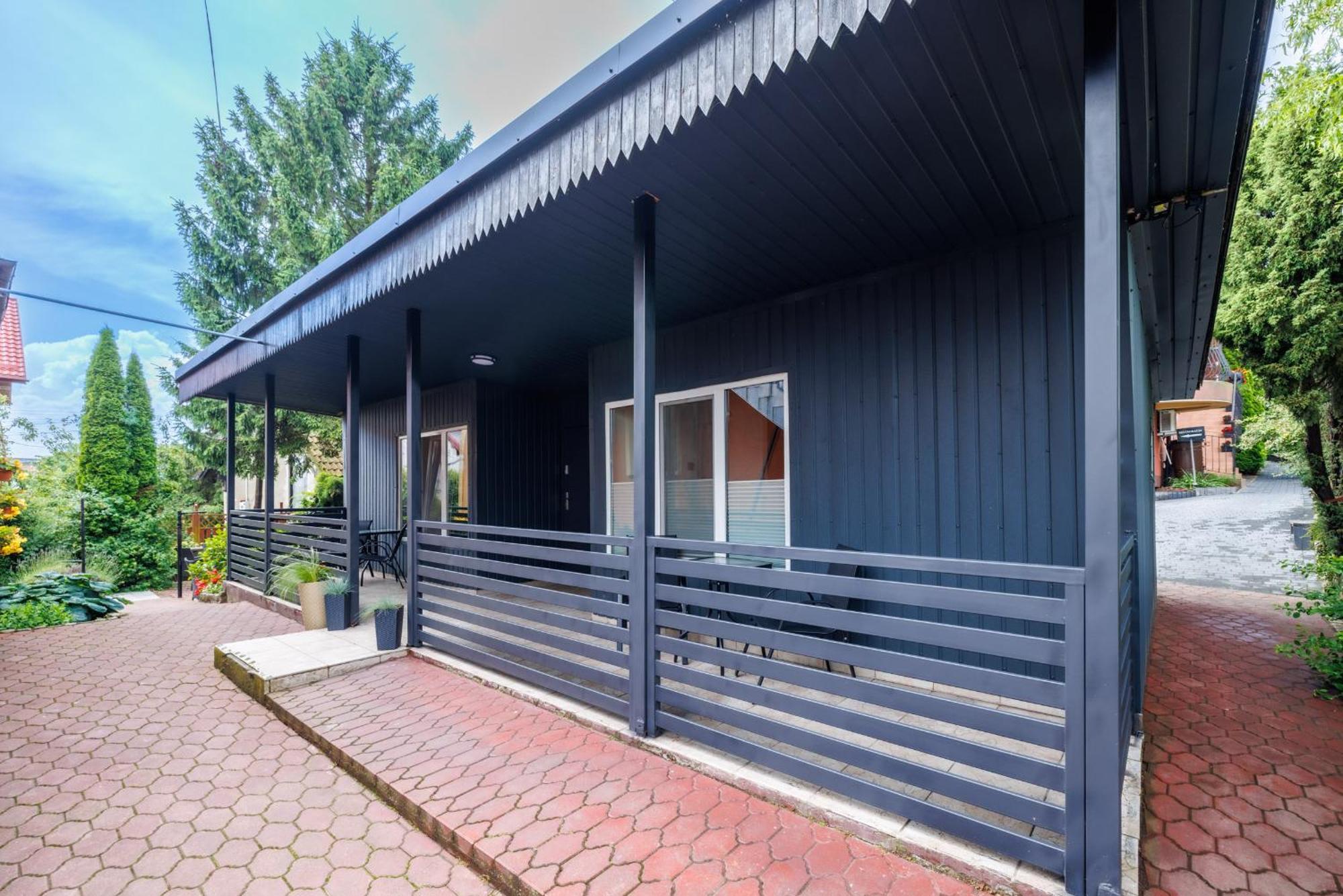Dom Goscinny Marta - Pokoje, Apartamenty, Domki クリニツァ・モルスカ エクステリア 写真