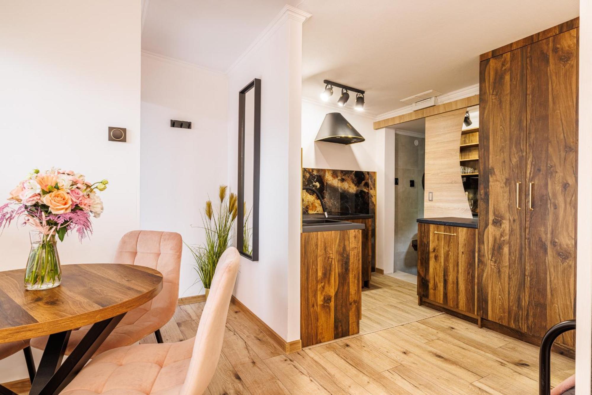 Dom Goscinny Marta - Pokoje, Apartamenty, Domki クリニツァ・モルスカ 部屋 写真