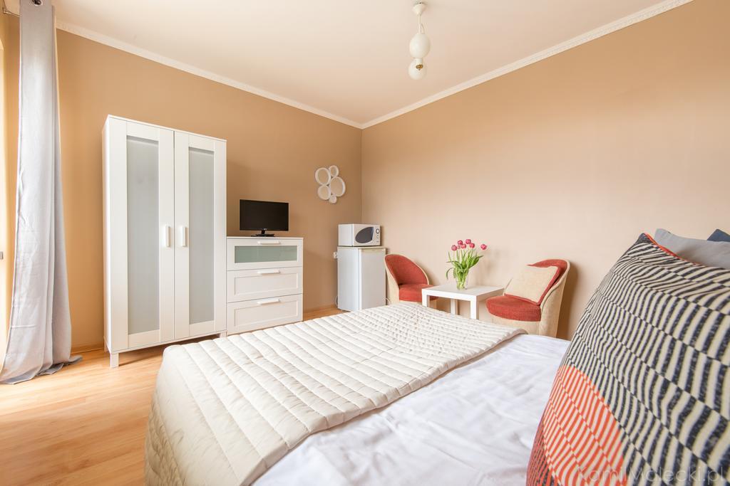 Dom Goscinny Marta - Pokoje, Apartamenty, Domki クリニツァ・モルスカ エクステリア 写真